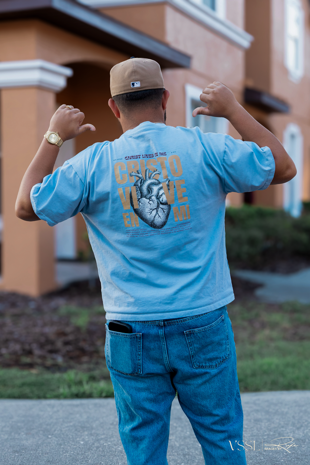 CHRIST LIVES IN ME BOXY TEE