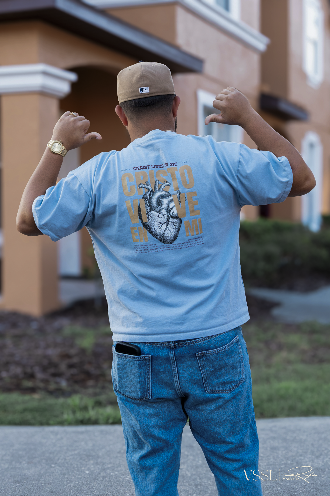 CHRIST LIVES IN ME BOXY TEE